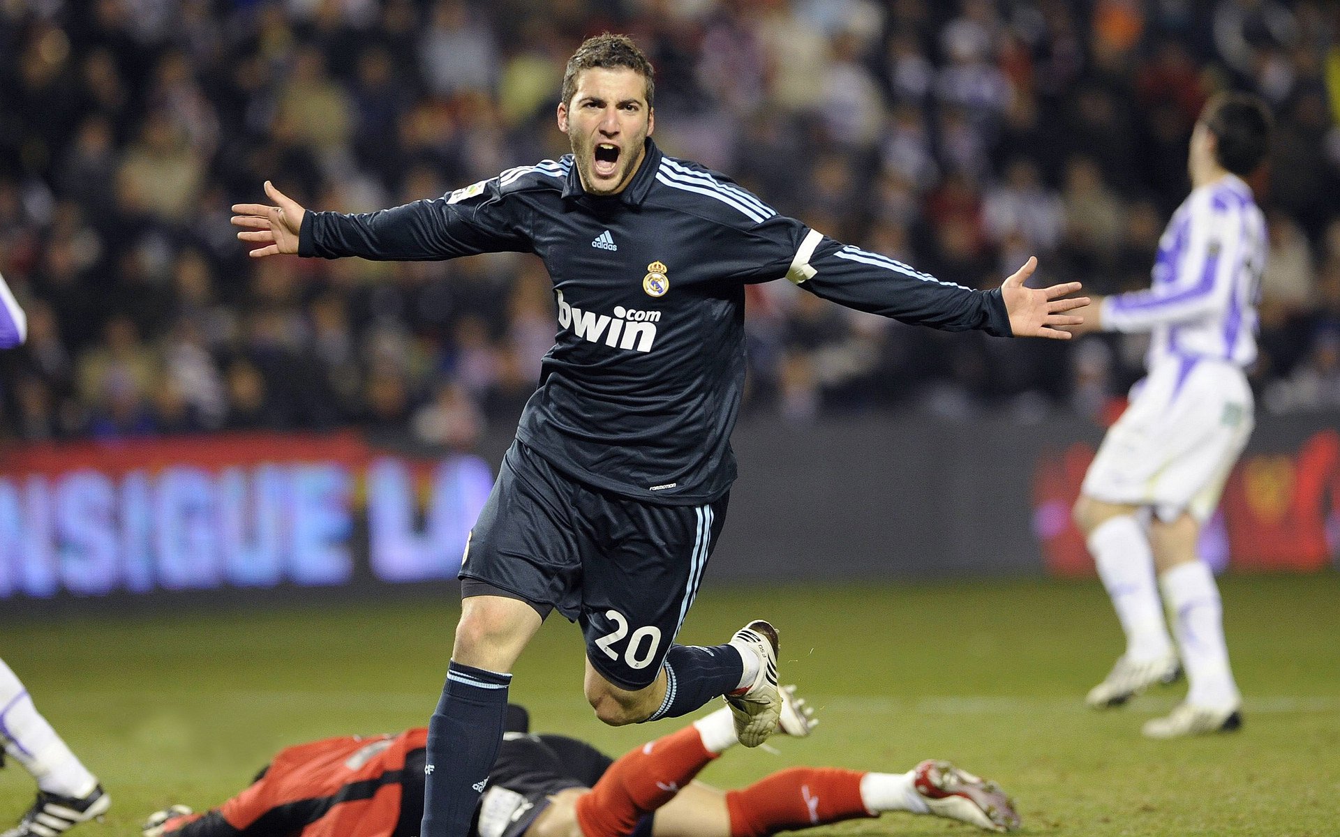 五大联赛保级大战黑马如何突围成功，五大联赛集体爆冷