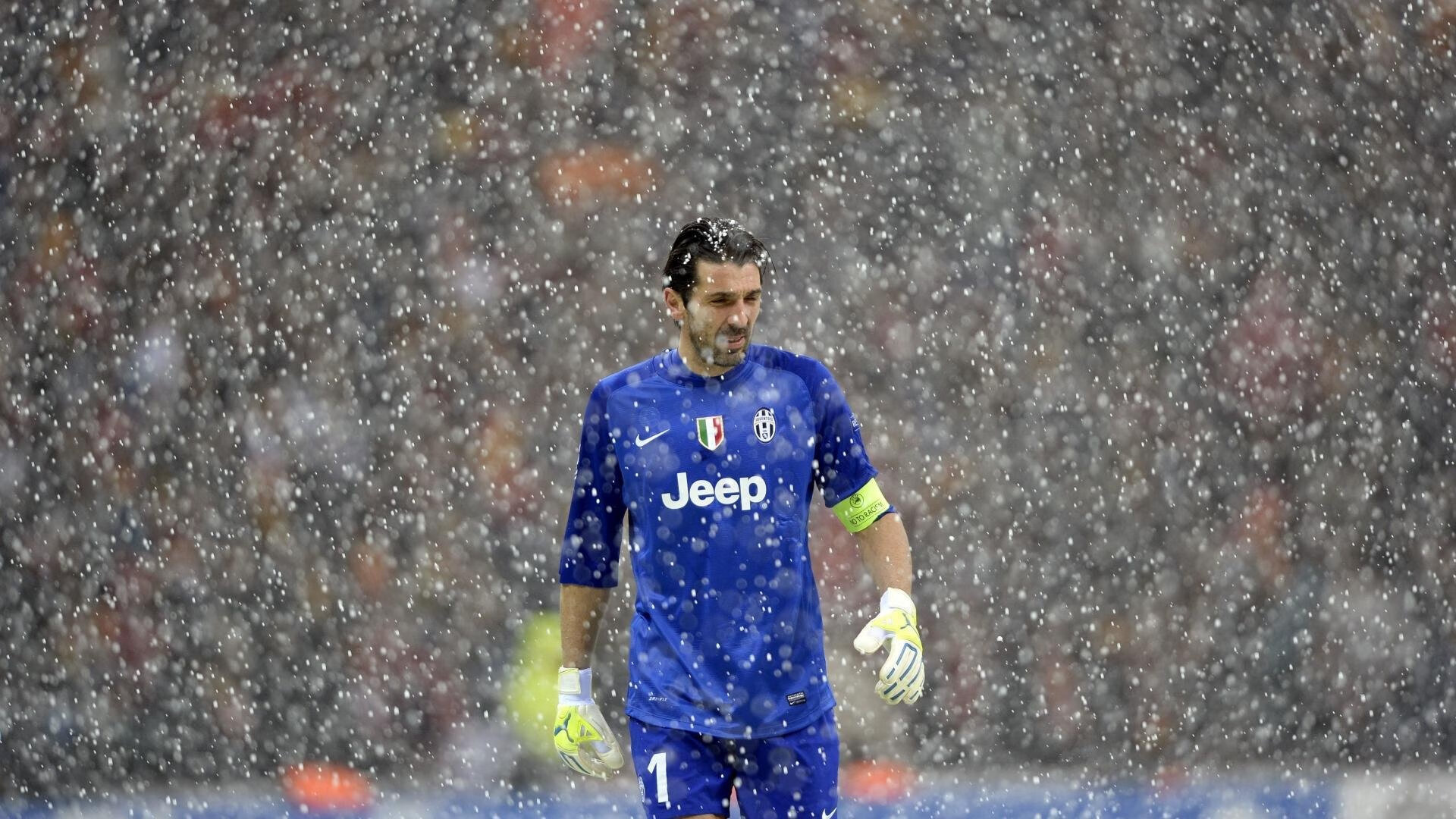 2025杭州马拉松：三万跑者竞逐“最美赛道”